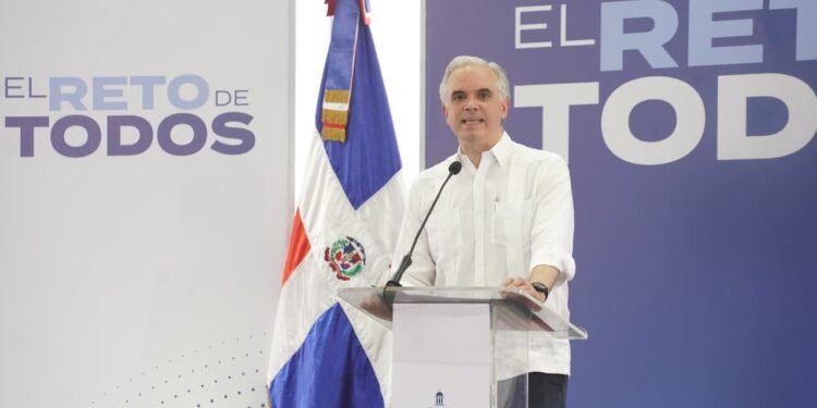 Gobierno entrega techado en Cambita Garabito en beneficio de más de 700 estudiantes