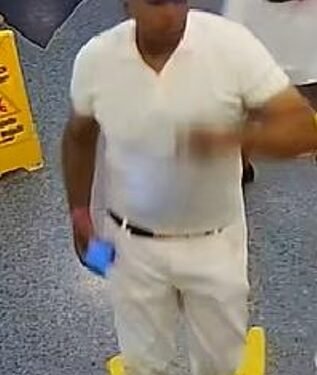 Asaltan hispano en el Alto Manhattan; arrestan y acusan hombre de asesinato mujer en mismo vecindario