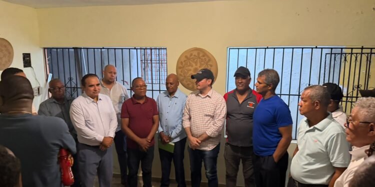 Juramentan equipo de campaña de Víctor Pavón en Sábana Perdida Norte