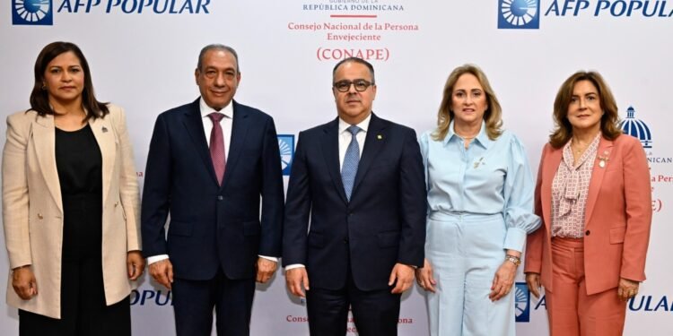 AFP Popular y CONAPE firman convenio por envejecientes