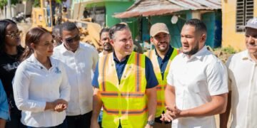 Ministro Jean Luis Rodríguez supervisa obras sociales en DN y SDN