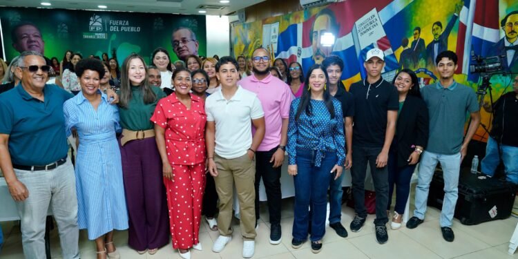 Mujeres de la FP llevan su formación política desde el discurso hasta la imagen