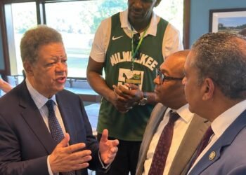 Vargas destaca vínculo de LF con los dominicanos en el exterior