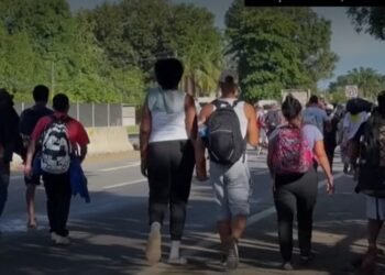 Se desconoce si hay dominicanos entre más de 600 inmigrantes que caminan hacia frontera de México con EE. UU.