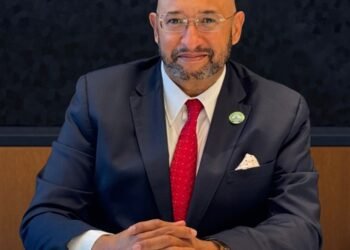Eligen al dominicano Henry Garrido entre los 100 latinos más influyentes de NY