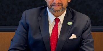 Eligen al dominicano Henry Garrido entre los 100 latinos más influyentes de NY