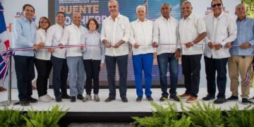 Abinader inaugura puente Los Hierros en Baní, conectará comunidades y fortalecerá producción agrícola