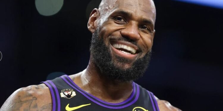 Campamentos de la NBA abren con el Día de Medios el lunes y prácticas el martes