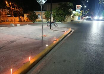 Protestan con encendido de velas en Los Ríos, Bahoruco, en demanda de obras