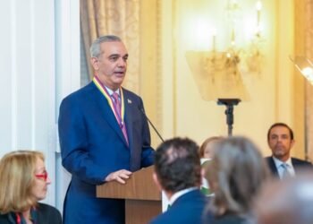 Presidente Abinader es reconocido con la «Insignia de Oro» el más alto honor de Americas Society