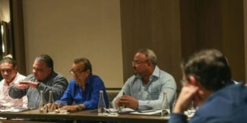 Industria y Comercio fortalece diálogo con transportistas para mitigar impacto del mercado internacional