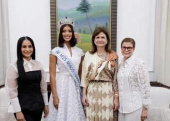 La vicepresidenta felicita a Joheirry Mola tras hacer historia como Miss Mundo 2026