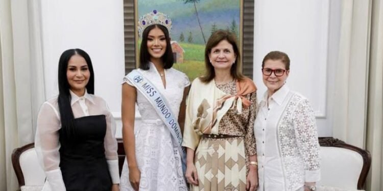 La vicepresidenta felicita a Joheirry Mola tras hacer historia como Miss Mundo 2026