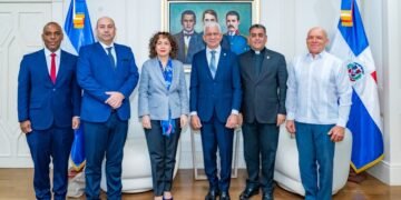 Presidente del Senado recibe a embajadora de España y abordan cooperación en ciberseguridad