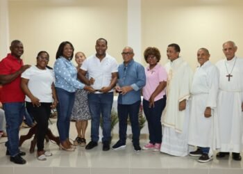 Reconocen a Rolfi Rojas y Héctor L. Bautista por impulsar obras comunitarias en Los Alcarrizos
