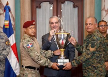 Abinader celebra hazaña: dominicanos pasan de la retaguardia a la vanguardia