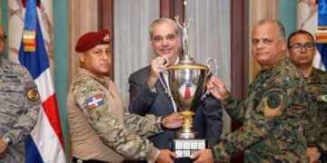 Abinader celebra hazaña: dominicanos pasan de la retaguardia a la vanguardia