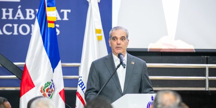 Abinader destaca reducción de pobreza, avances sociales y económicos de RD