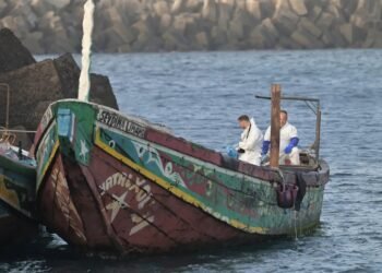Más de 80 muertos en un cayuco a la deriva al sur de Canarias tras 26 días en el mar