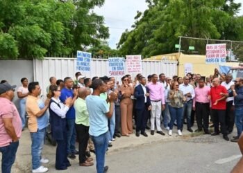 Deterioro y obras paralizadas llevan a la FP a pedir emergencia educativa en Santiago