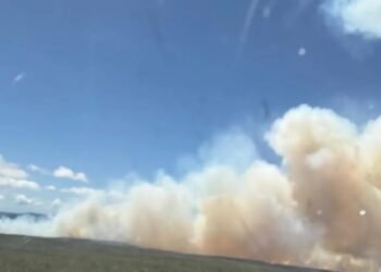 Cierran temporalmente Parque Nacional Sierra de Bahoruco por incendio forestal