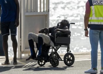 Tres muertos un herido de gravedad tras rescate de neumática con 82 personas al nordeste de Lanzarote