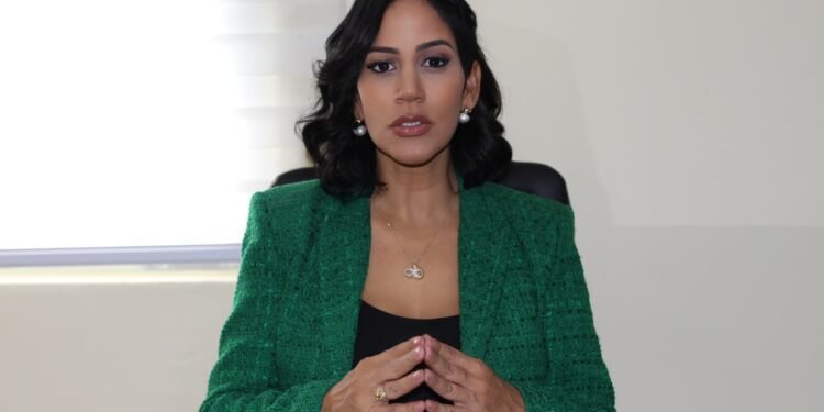 Yamel García denuncia fuerte impacto de facturas eléctricas en adultos mayores