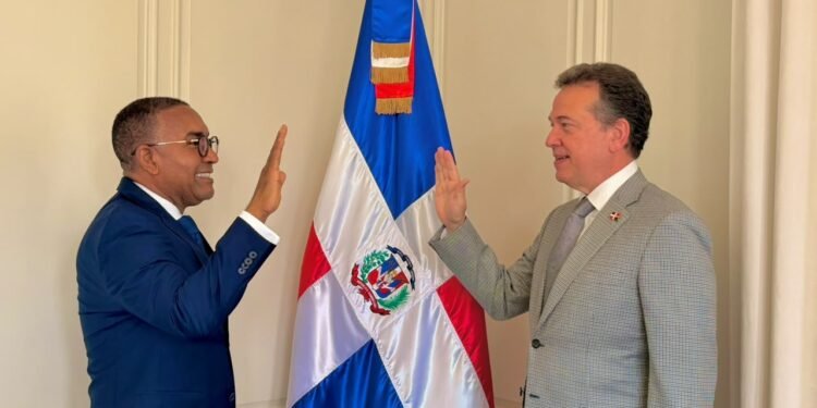 Víctor Pichardo asume como cónsul en Mayagüez y prioriza la comunidad dominicana