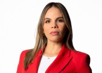 María Cristina Rodríguez  nominada Presentadora de Noticias Premios La Flor 2026