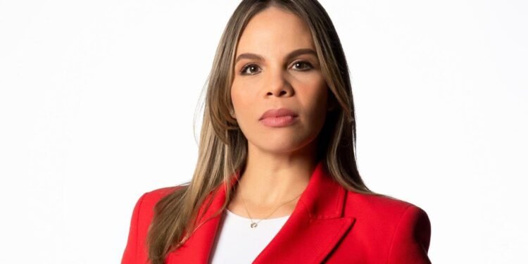 María Cristina Rodríguez  nominada Presentadora de Noticias Premios La Flor 2026