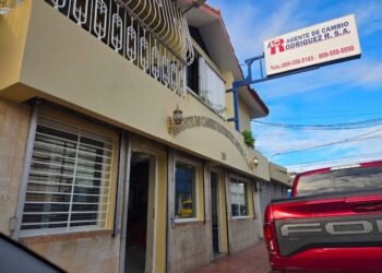 Allanan Casa de Cambio Rodríguez en La Romana tras denuncias por presunta estafa