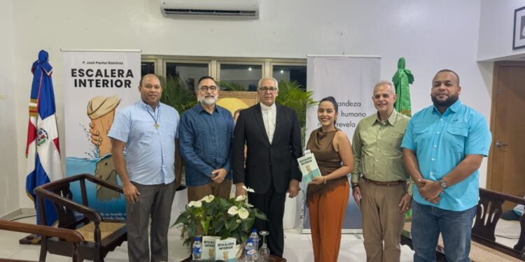 Presentan en Jarabacoa libro «Escalera interior», del sacerdote salesiano José Pastor Ramírez