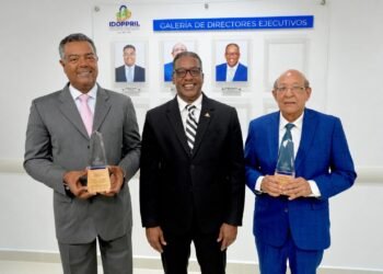 IDOPPRIL reconoce trayectoria de sus directores con mural conmemorativo