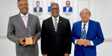 IDOPPRIL reconoce trayectoria de sus directores con mural conmemorativo