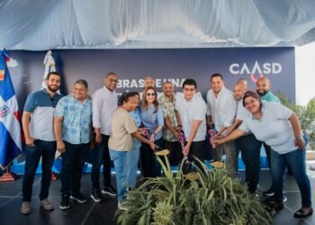 Fellito Suberví inicia saneamiento de cañada Santa Clara y trabajos de alcantarillado sanitario en Capotillo