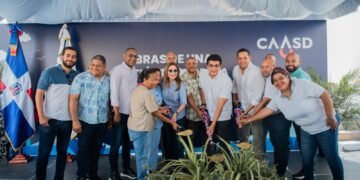 Fellito Suberví inicia saneamiento de cañada Santa Clara y trabajos de alcantarillado sanitario en Capotillo