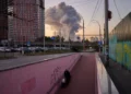 Ataques rusos con drones y misiles en Kiev rompen una pausa en bombardeos y matan a 2 personas