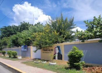 En Villa González: 68 estudiantes intoxicados al consumir leche del desayuno escolar