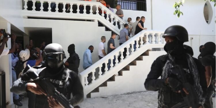 Extraditan a EEUU a 18 sospechosos del asesinato del presidente de Haití Jovenel Moïse en 2021
