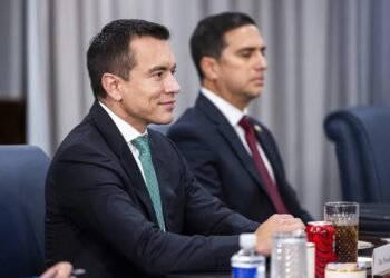 Noboa defiende ataques de EE.UU. contra barcos pesqueros señalados por narcotráfico