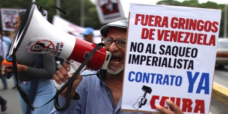 Chavistas protestan contra acuerdo petrolero entre EE. UU. y Venezuela exigen salarios dignos