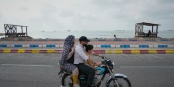 Irán acusa a EEUU de atacar un petrolero cerca de la isla Kharg y otras noticias de Oriente Medio