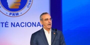 Abinader asume el timón del PRM con la mirada fija en la unidad para retener el poder