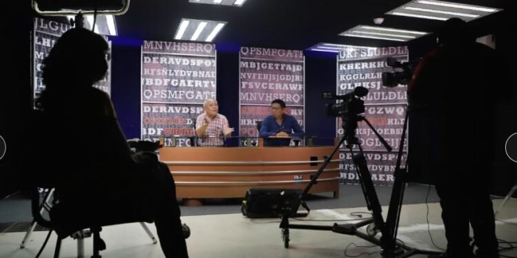 Hace mucho que los periodistas de México enfrentan balas. Ahora aumentan las demandas en su contra
