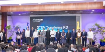 Presidente Abinader respalda creación de laboratorio de semiconductores de la PUCMM