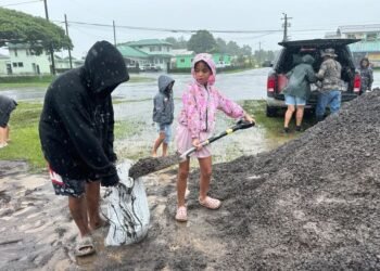 Esperan vientos fuertes e inundaciones en Hawai por huracán Nolo; Polo se fortalece frente a México
