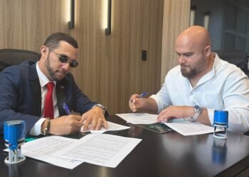 APRATELMEPE y Coopprospera firman alianza para fortalecer la formación de los comunicadores de Espaillat