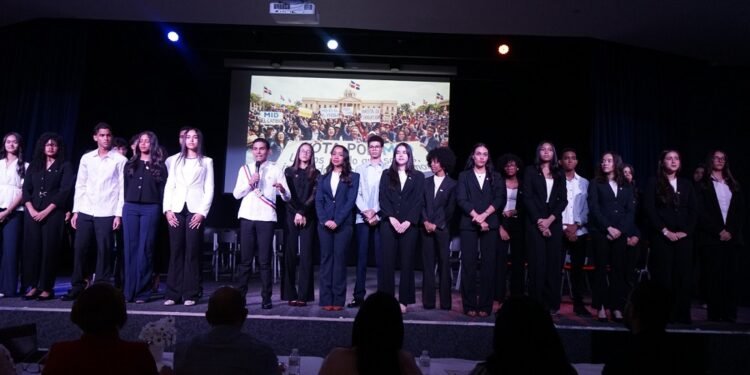 Estudiantes del Colegio Calasanz presentan propuestas de gobierno centradas en innovación, tecnología y transparencia