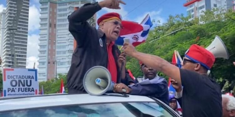 Luis “El Gallo” respalda medidas migratorias para controlar a los indocumentados haitianos