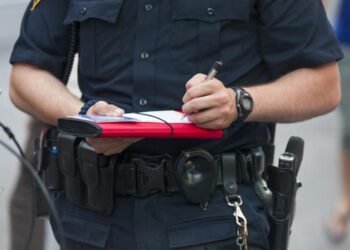 Propone ante el Concejo Municipal NYC eliminar multas por escupir en la vía pública